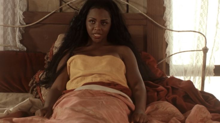 Wsjp11's tweet image. Lil Kim as Chasity in Gang of Roses