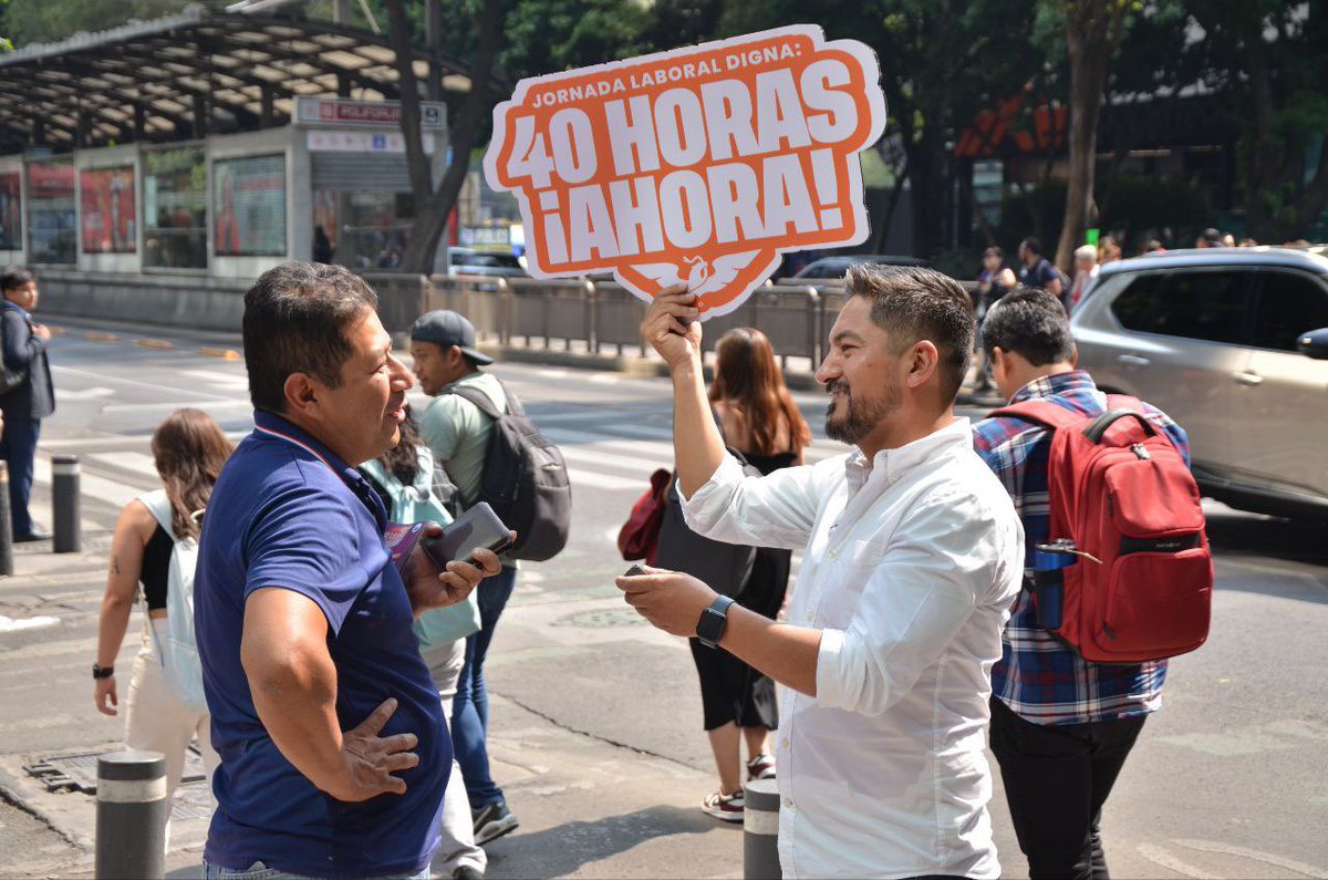 Las personas pierden hasta 4 horas de su día en el tráfico o por fallas del transporte público.

Una jornada de 40hrs con 2 días de descanso es importante para mejorar el equilibrio entre el trabajo y el tiempo libre.

¡Exigimos jornada de 40hrs con 2 días de descanso ya!