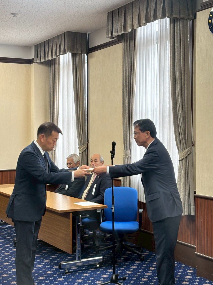 今朝は阪急山田駅から行ってらっしゃい👋👋👋昨日は当選証書の授与式に