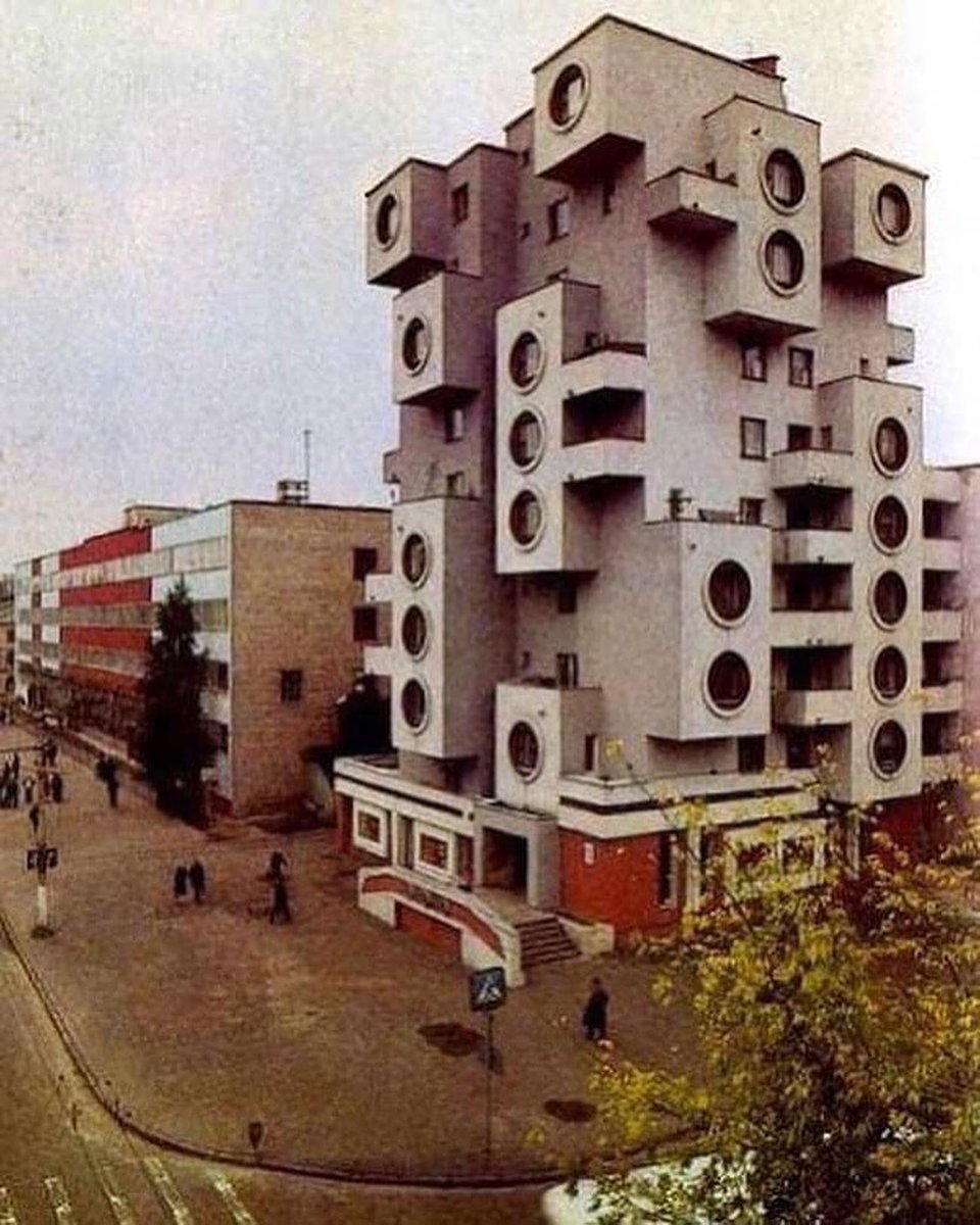 slobodan_ukic's tweet photo. Soc Mod in Bobruisk, Belarus
by Vladimir Galushenko (1980)
#socmod
photos via #socialistmodernism #sovmod https://t.co/8yTCapK6iL