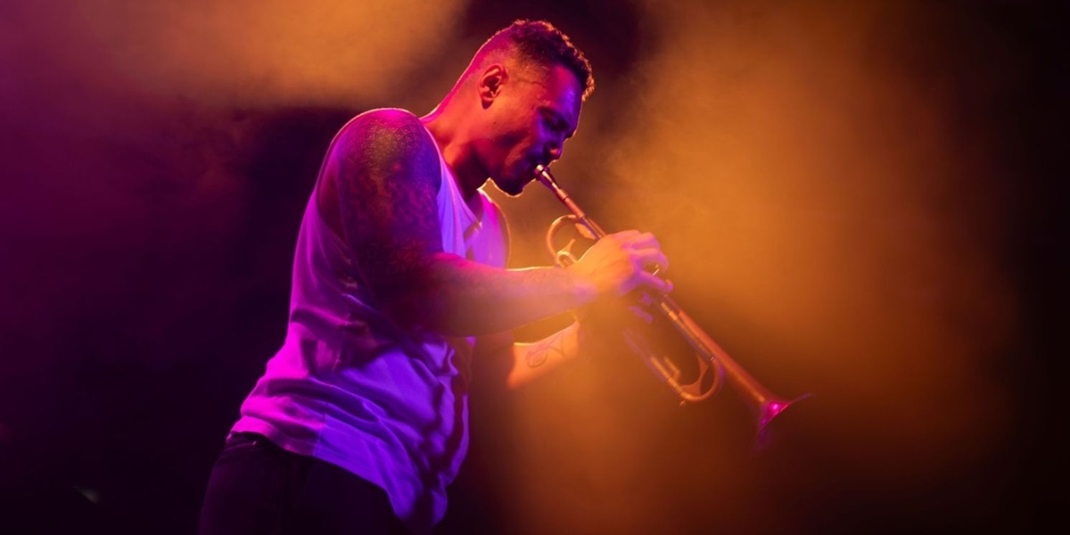 #REVIEW - Miles at <a href="/swkplay/">Southwark Playhouse</a> "a fact-packed theatrical dip into the history of an iconic recording" northwestend.com/miles-southwar…