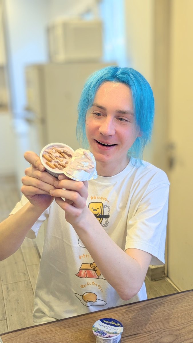 ヨーグルトにクッキーを入れて一晩待つととチーズケーキっぽくなるやつが流行ったじゃないですか？あれ、実は世界では『ジャパニーズ チーズケーキ』って呼ばれてるんです！！

🔽海外で作ってもできるのか？？
instagram.com/reel/DUmMS2dDW…

私も作ってみたけど、すごく美味しかったです！！！！