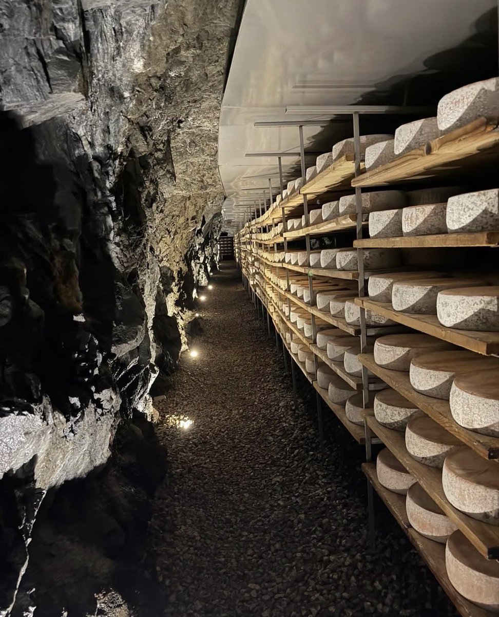 Geoffrey Kent tweet media