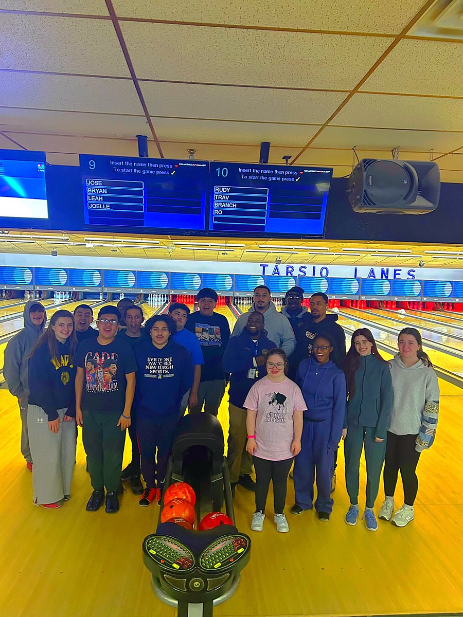 MrHerrera_AD's tweet photo. Our Unified Bowling Team went head-to-head with our Security Guards, creating the ultimate example of what true inclusion looks likeπ
Proud of our Unified athletes, coaches, and security team for showing what happens when everyone is given a lane to shine. πππ³π¦
#GoGoldbacks https://t.co/BDRdIYZZMk
