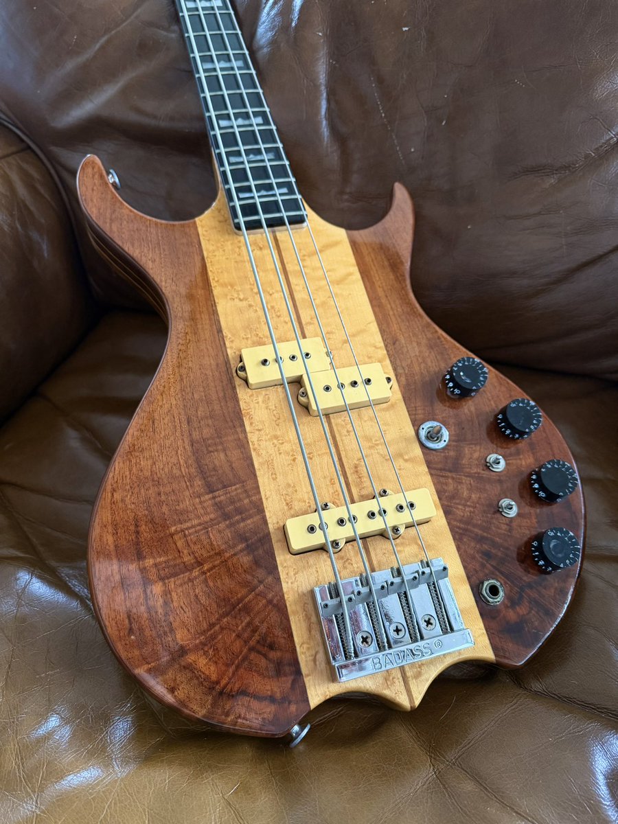 Kramerのアルミネックベース'79 DMZ6000B 先日SNSで久しぶりにこの