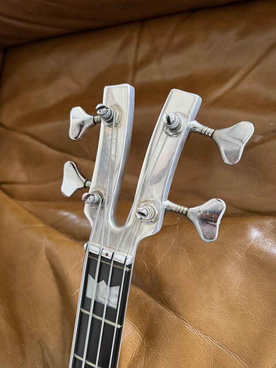Kramerのアルミネックベース'79 DMZ6000B 先日SNSで久しぶりにこの