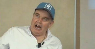 Tengo un mejor insulto: Tu papá creía que Rafael López Aliaga nos iba a convertir en potencia mundial.