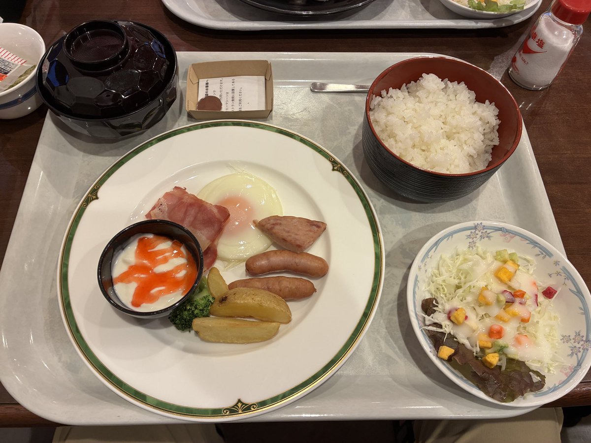 butoha's tweet image. 朝飯食べて下船
人間らしい生活

新潟なう