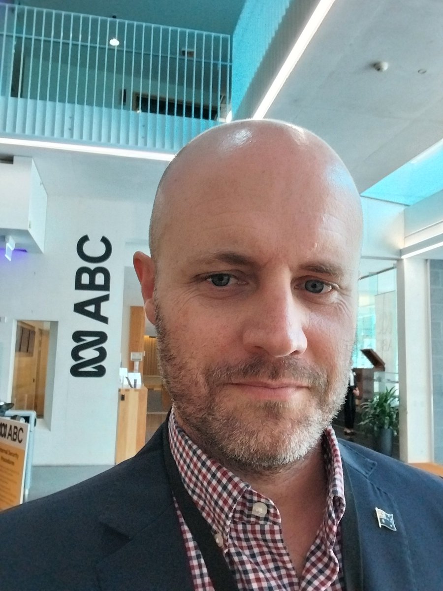 Simon P. Kennedy tweet media