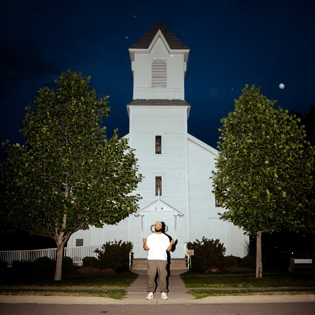 Ro Moore tweet media