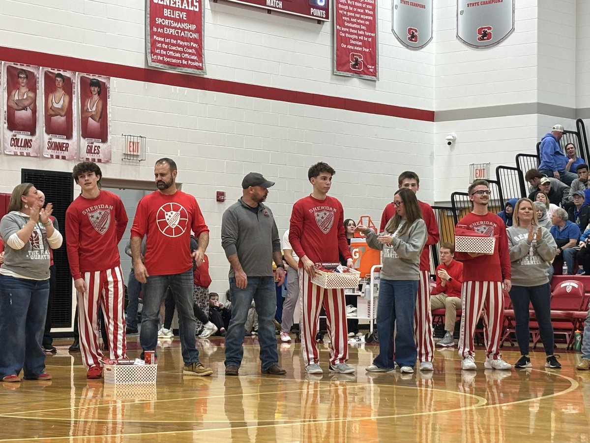 SWassermanTV's tweet image. Here at Glen Hursey gymnasium where Sheridan is hosting Maysville for an #MVL crossover matchup.

Senior night for the Generals, meanwhile Gator Nichols needs 21 points to become the Panthers’ all time leading boys scorer.

@WHIZscores