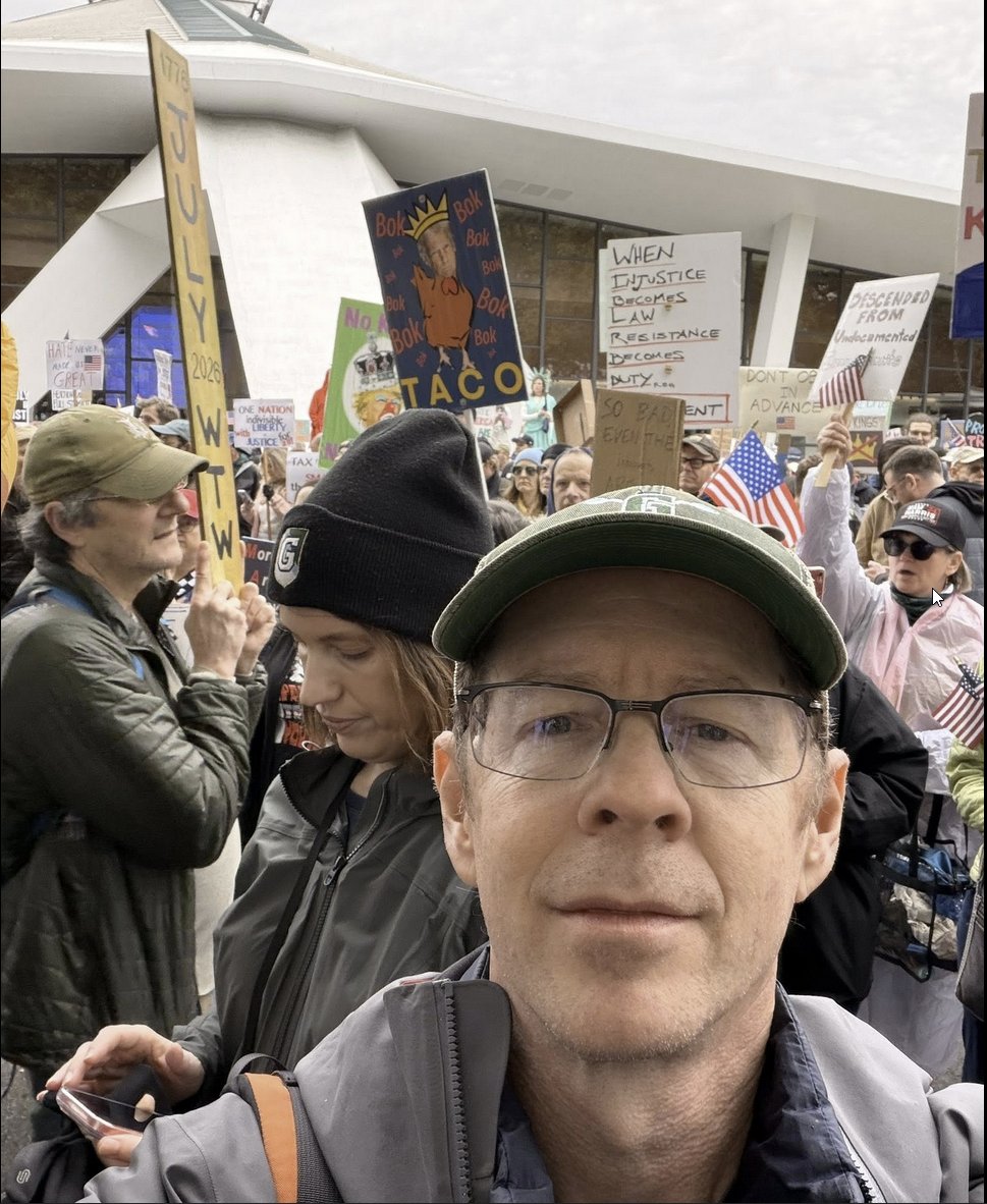 jimmy_rustlin's tweet image. Meet Chris Lodwig, sci-fi author and Principal Program Manager for Microsoft, spotted in a Seattle Antifa Chat room. Mr. Lodwig manages the federal government accounts for Microsoft on top-secret programs. In his spare time you can find him as a protest marshal.