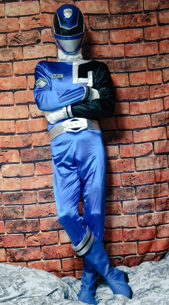 珍しく朝に少しだけ #宅コス とある目的があって変身しました