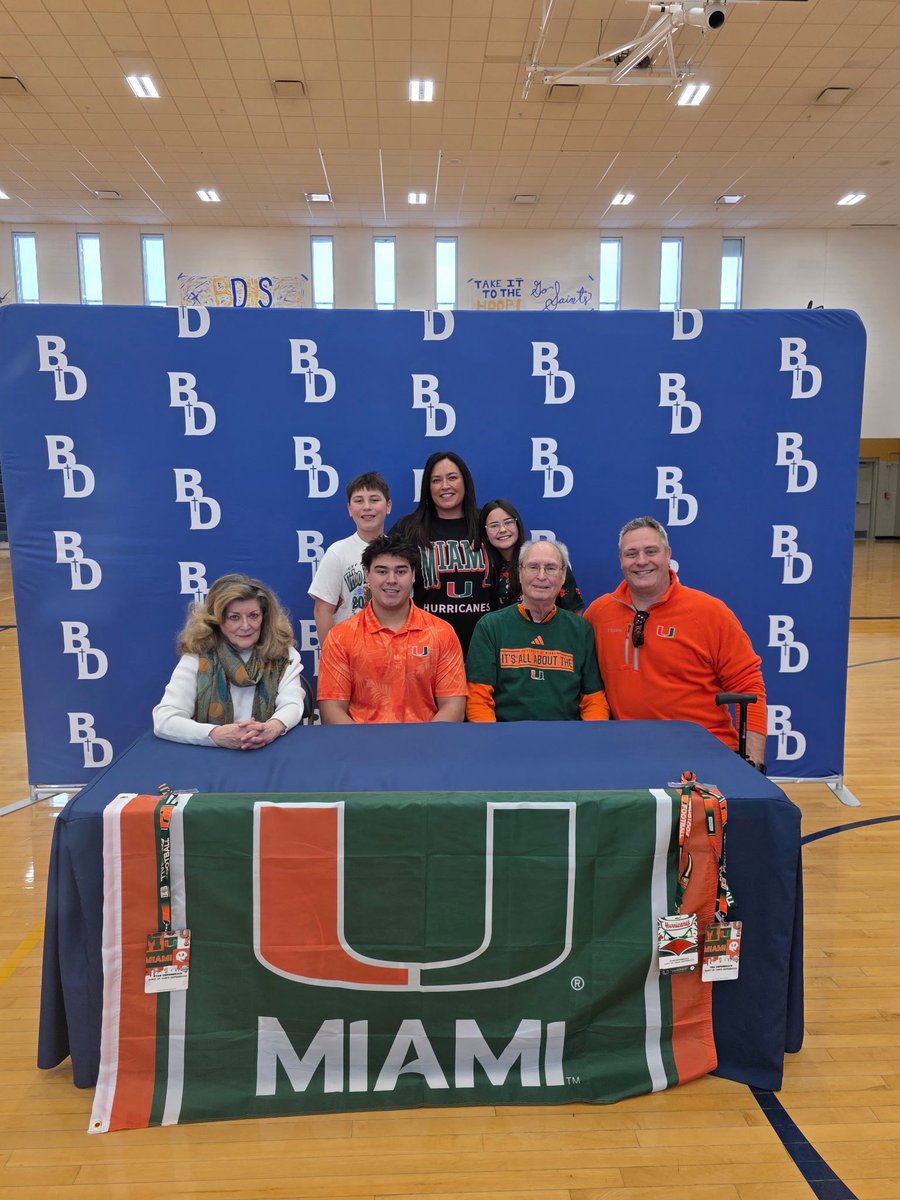 VDiep99's tweet photo. It’s official! I am proud to announce that I  have signed with @CanesFootball! Thank you to all who have supported me throughout my high school career. Time to keep working and prepare for what’s to come. 
@coach_cristobal 
@CoachKalter 
@CoachFerras 
@ImClayJames 
@SpecialTeamsU https://t.co/pLopshMFvn