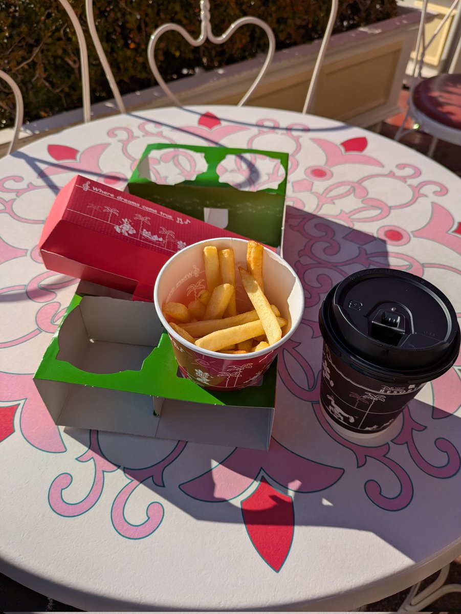 lapins9955's tweet photo. ディズニーで朝食を。 https://t.co/L5r5UOWufW