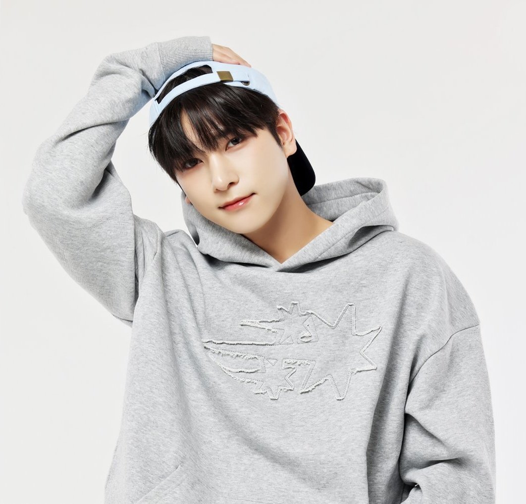 LEE HANGYUL'S CONTRACT WITH POCKETDOL STUDIO WILL END THIS 28TH FEBRRUARY AND HE WILL NOT RENEW IT FINALLY AFTER 10 YEARS 😭😭😭🎉🎉🎉

naver.me/FpwD3xqL