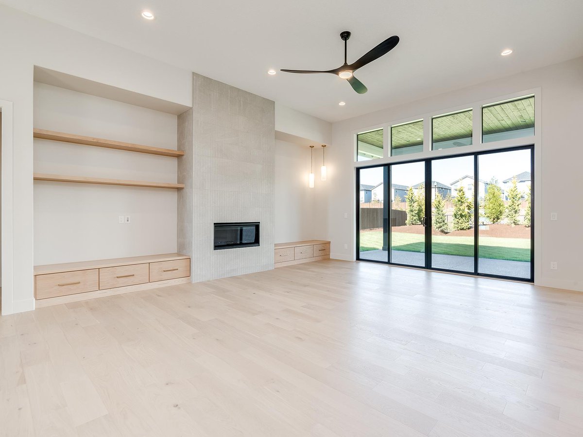 1/2 Searching for your new home? Take a look at my listing in #Ridgefield #RealEstate #Ridgefield #HereToHelpYou
Cano Real Estate  |  360.823.3333
810 NW 173rd Cir
Experience one-level living at its finest in this brand new, beautifully