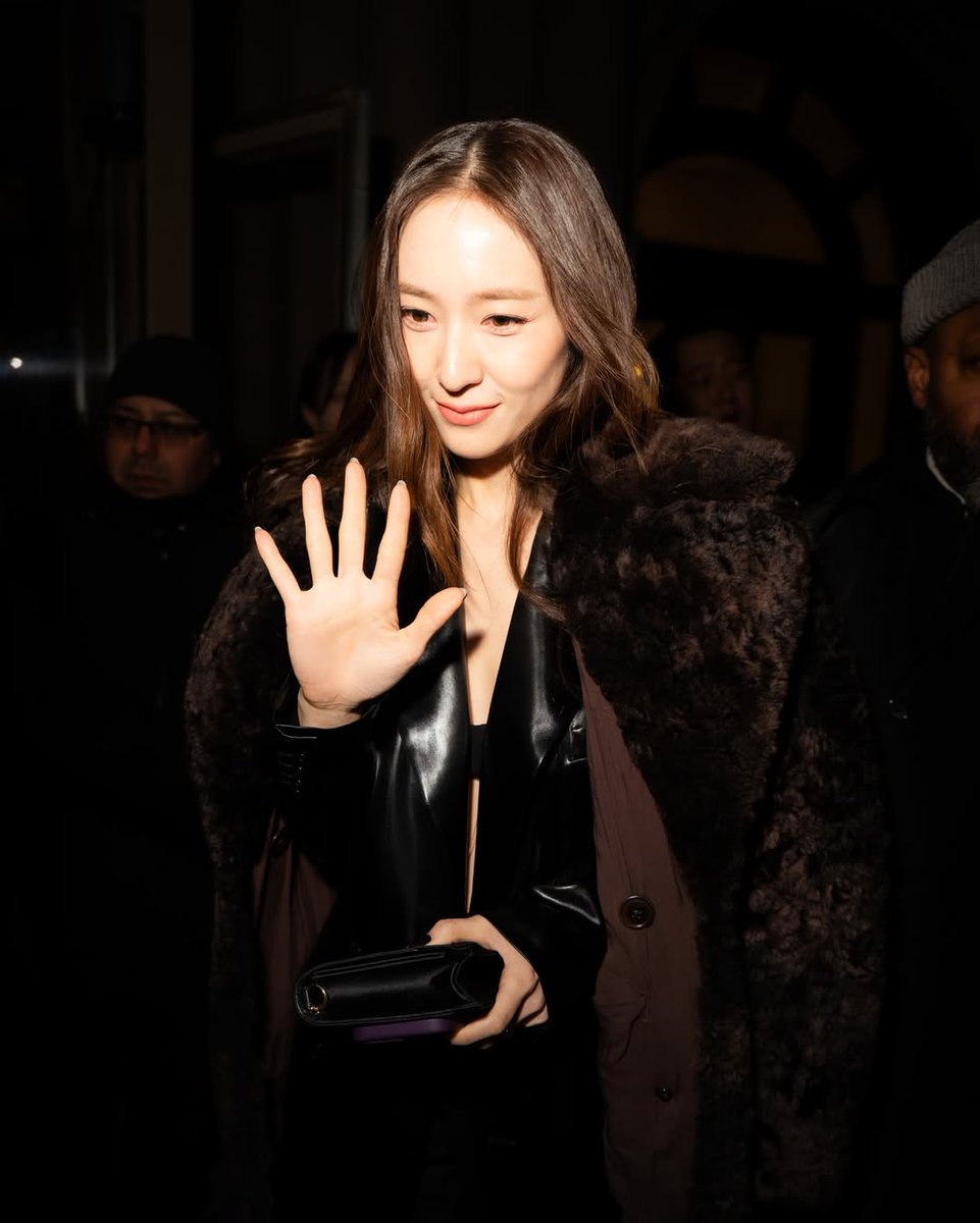 krystclass's tweet photo. Krystal at the #RalphLaurenFall26 show

cr. theellieforte https://t.co/rrevh0W9SZ