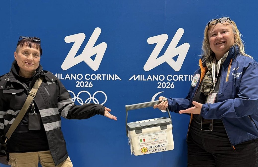 NFondelli's tweet photo. Il vero campione delle #Olimpiadilnvernali2026 @milanocortina26 è dentro questo frigo. 🩸 Il dono della vita un #midolloosseo donato e noi corrieri lo portiamo a destinazione @NucleoOperativo @MinisteroSalute @Ibmdr_Social https://t.co/CgqclDJhJQ