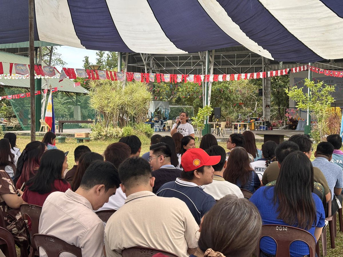 uprhstr's tweet photo. Guest speaker, Ms. Christine Marie Reyes, delivers her keynote speech. https://t.co/p3uKylyUIW