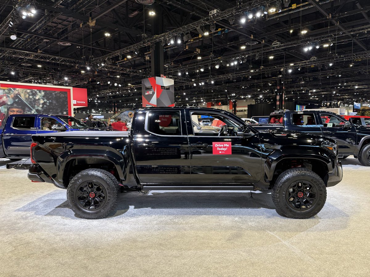 Chicago Auto Show tweet media