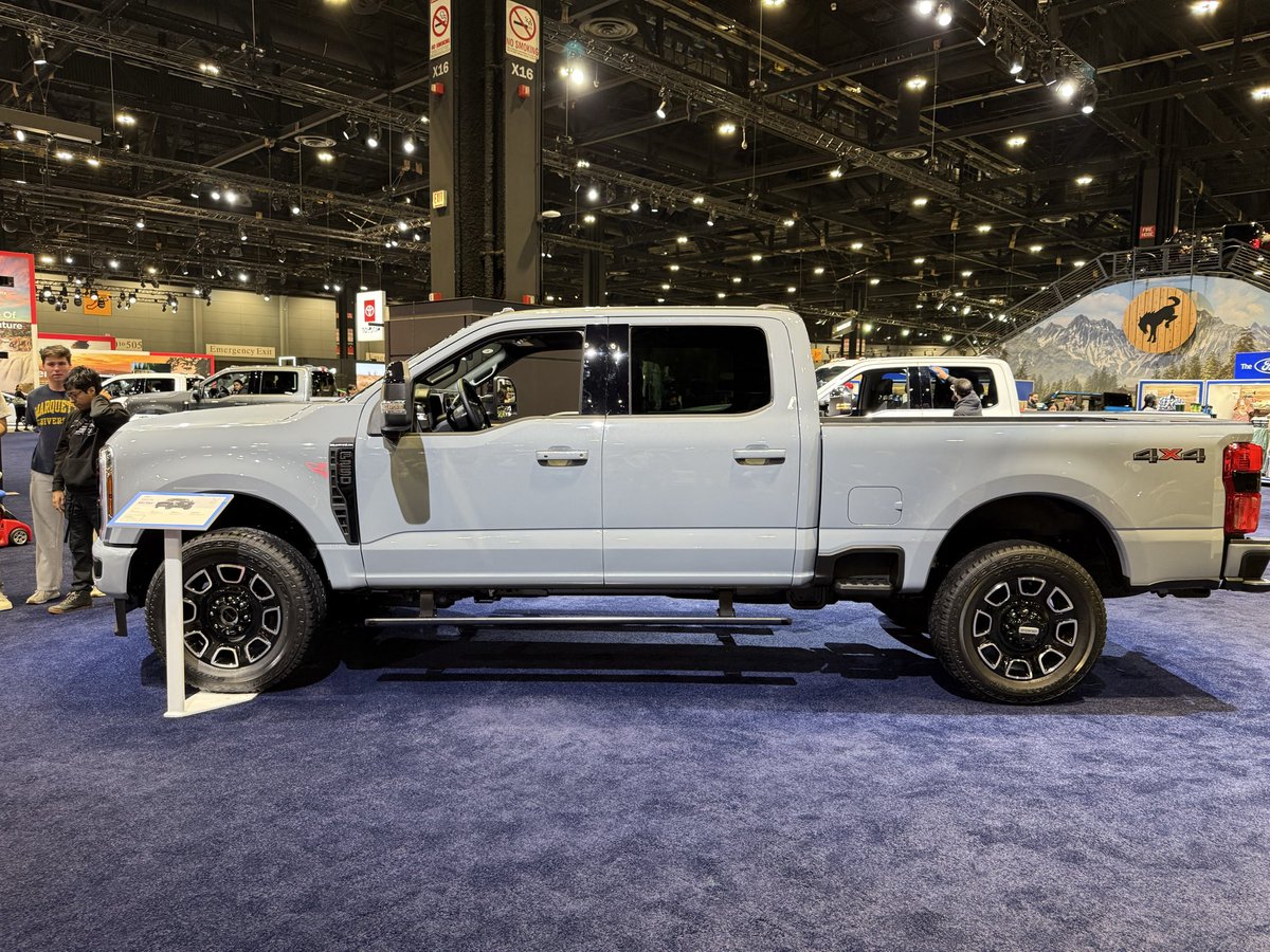 Chicago Auto Show tweet media