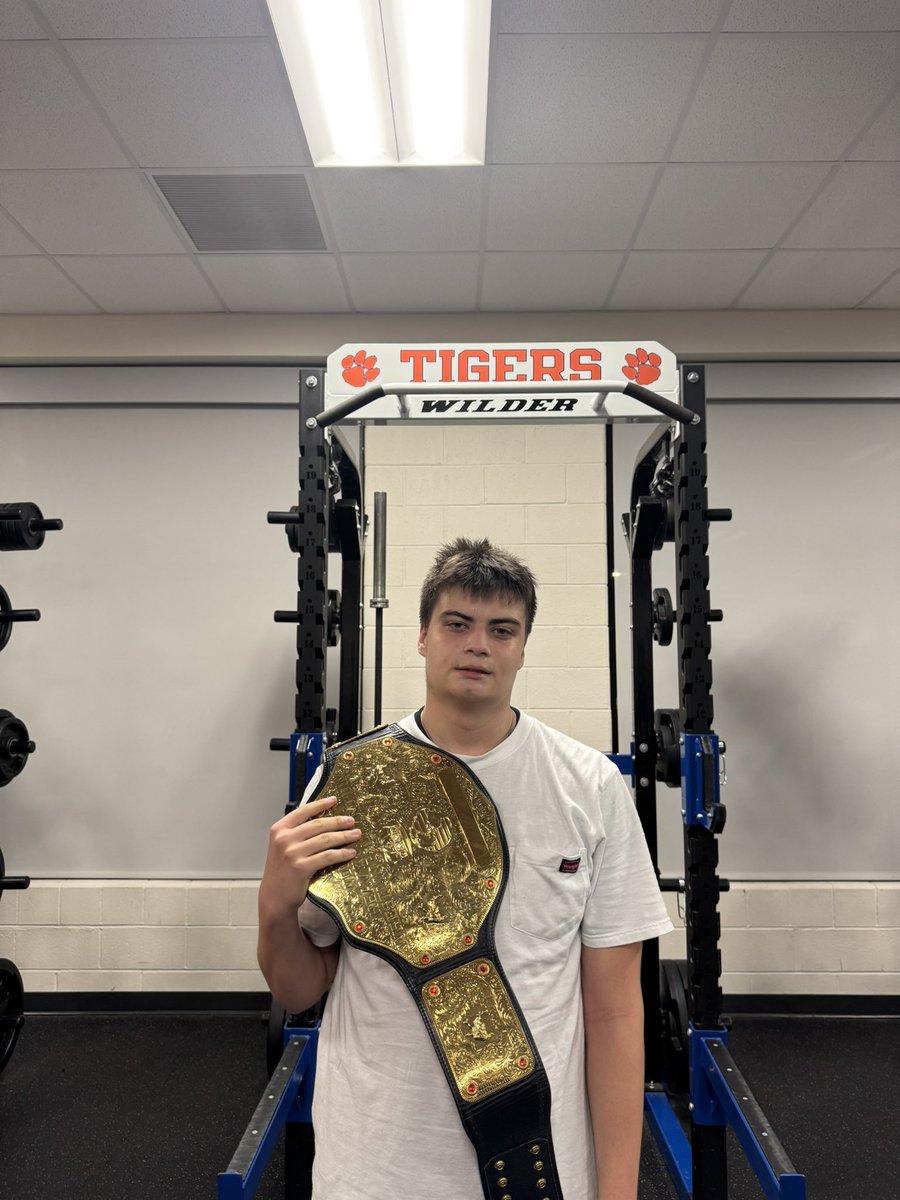 JRT_Football's tweet image. #PillarPlayer of the Day goes to @MiguelGomezJRT! Always has a great attitude and works hard! Great day for everyone today! Going to keep building! #CWCW