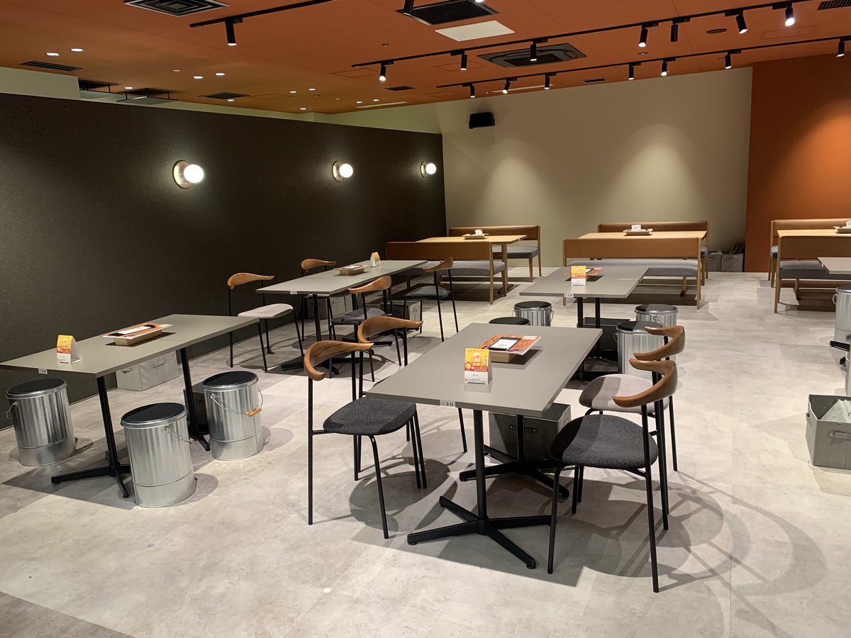 tugucci32982's tweet photo. 今日って休日か！
最近曜日の感覚が・・・・

サラリーマンいないから今日はヤバいか？

これ見た人は
浜松町ネオ横丁
定食　酒場　次を食堂へ来てね！ https://t.co/yEC2RkK3k4