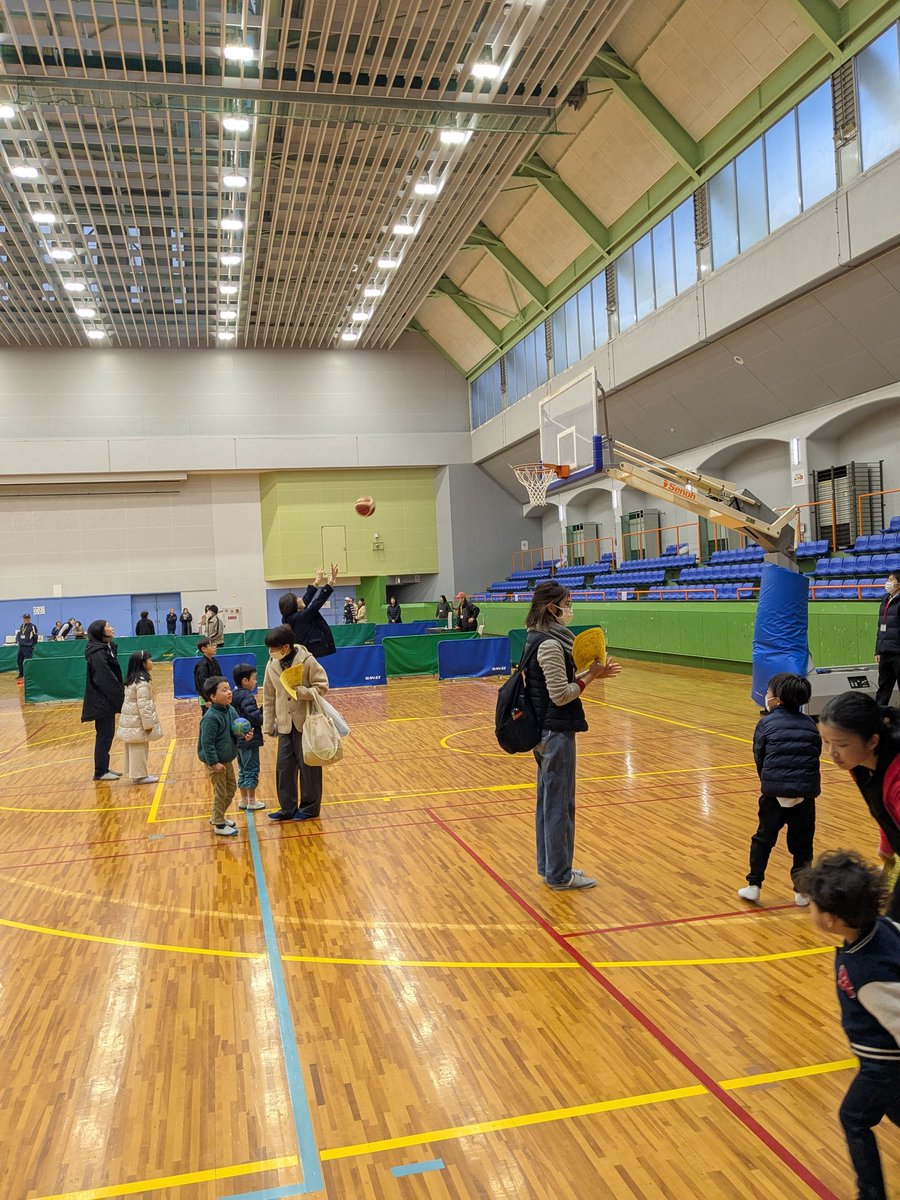 must0425's tweet photo. 今日は、#河内長野市総合スポーツ振興会 主催の #ミニスポーツラリー 各競技連盟さん達のご協力で開催されています。
お子さんの様々なスポーツ体験にもいい機会です。
是非お運びを。 https://t.co/0niqvvcW1Q