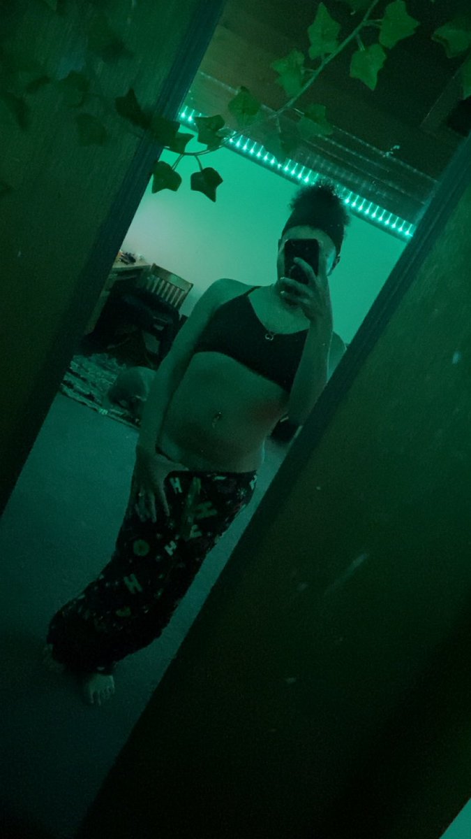 vee__off's tweet photo. fully clothed so you probably won’t say hi 😔

#nsfw #nsfwtwt #onlyfans https://t.co/X33iZyhwkw