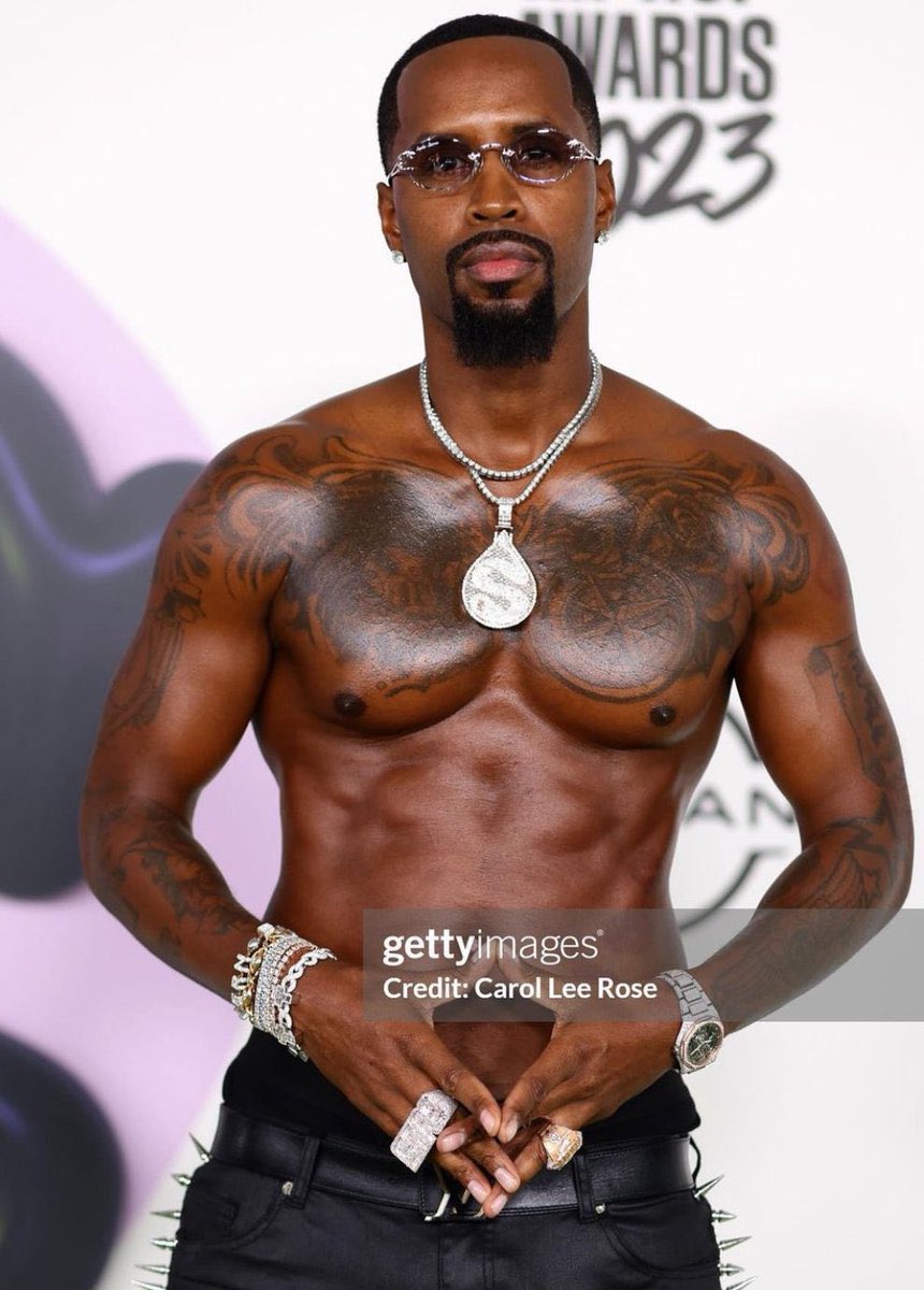 ZeusFreaks's tweet photo. SAFAREE https://t.co/qMpczOFb19
