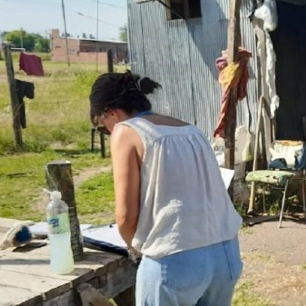 EXPLOTACIÓN INFANTIL: UNA ADOLESCENTE TRABAJABA DESDE LOS 12 POR 10 MIL PESOS SEMANALES

ARCA detectó casos de trata con fines de explotación laboral y trabajo infantil tras allanamientos en Entre Ríos y Río Negro. En total, encontraron 51 personas en condiciones irregulares.

En