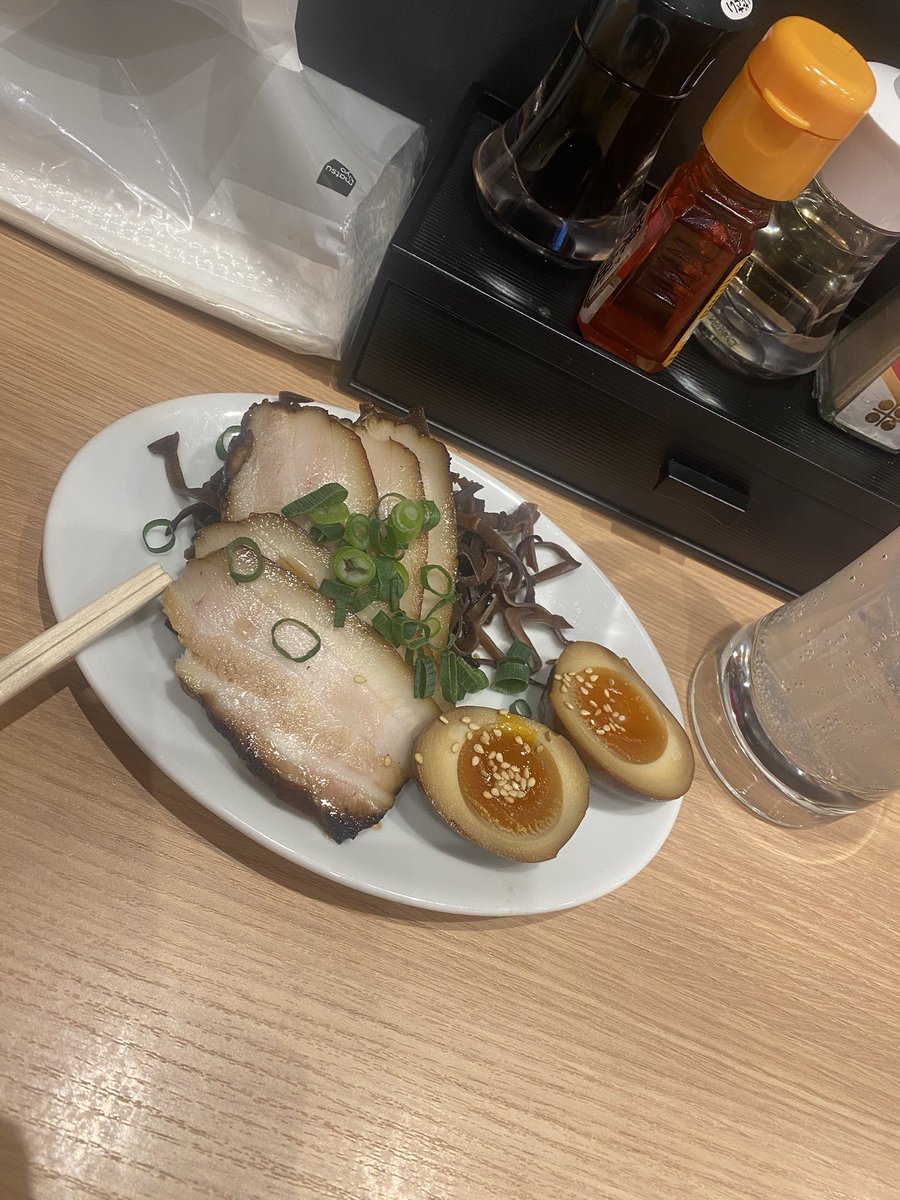 のります tweet media