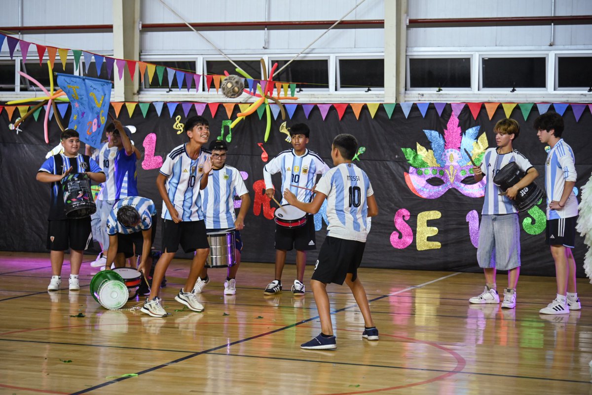 En el #MicroestadioMunicipal “Cdor. Intendente Ricardo Ubieto” de Don Torcuato, celebramos junto a vecinos y familias el #CierreDeColonias del polideportivo San Martín. ¡Felicitaciones a chicos y profes por sus presentaciones!

#ColoniaDeVerano
#TigreEsMiVida
