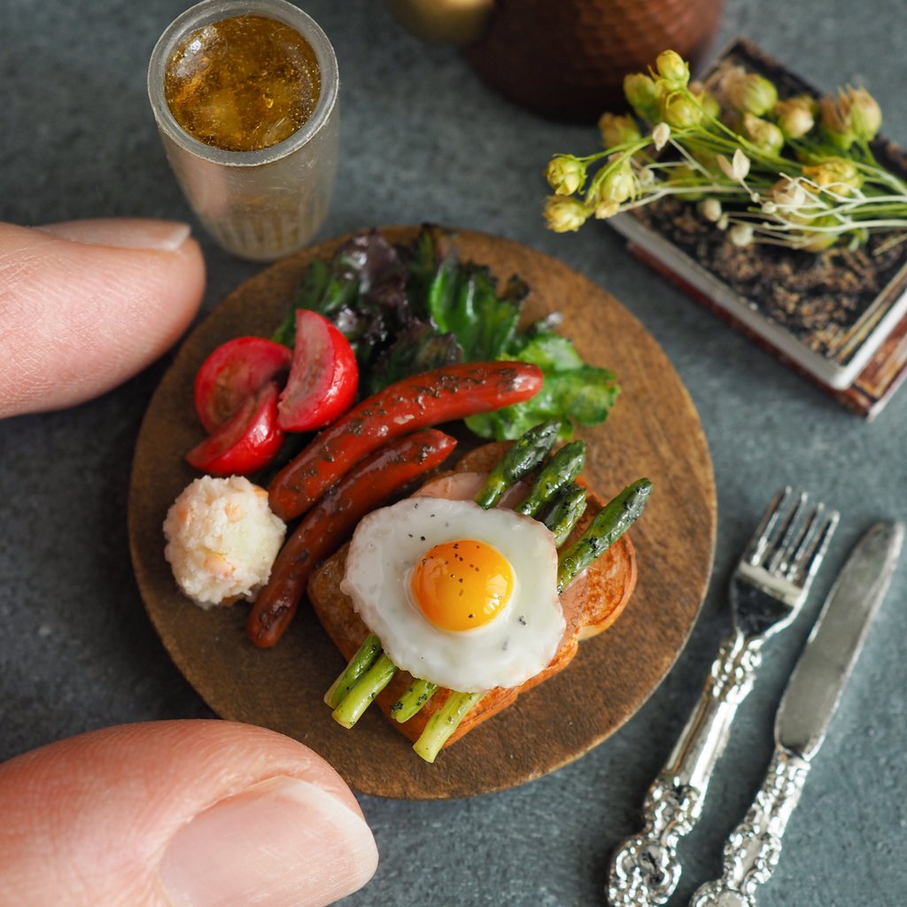 #力作だと思う作品を見せて 

樹脂粘土で制作したミニチュアランチです🍞

#ミニチュア #ハンドメイド