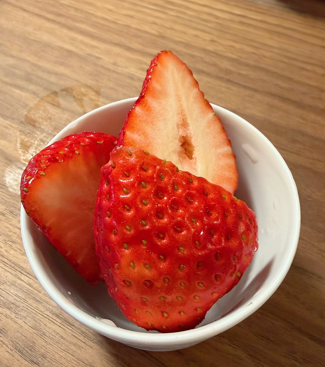 先日いただいたイチゴがすっごく甘くて果肉がギッシリ美味しくて、調べ