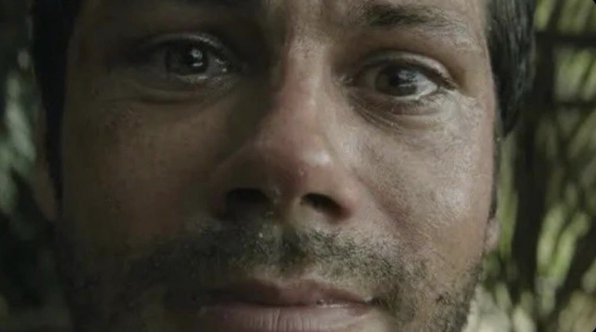 I’m pretty sure every man crossed their legs at this scene 😮‍💨 I would definitely be screaming #SendHelpMovie