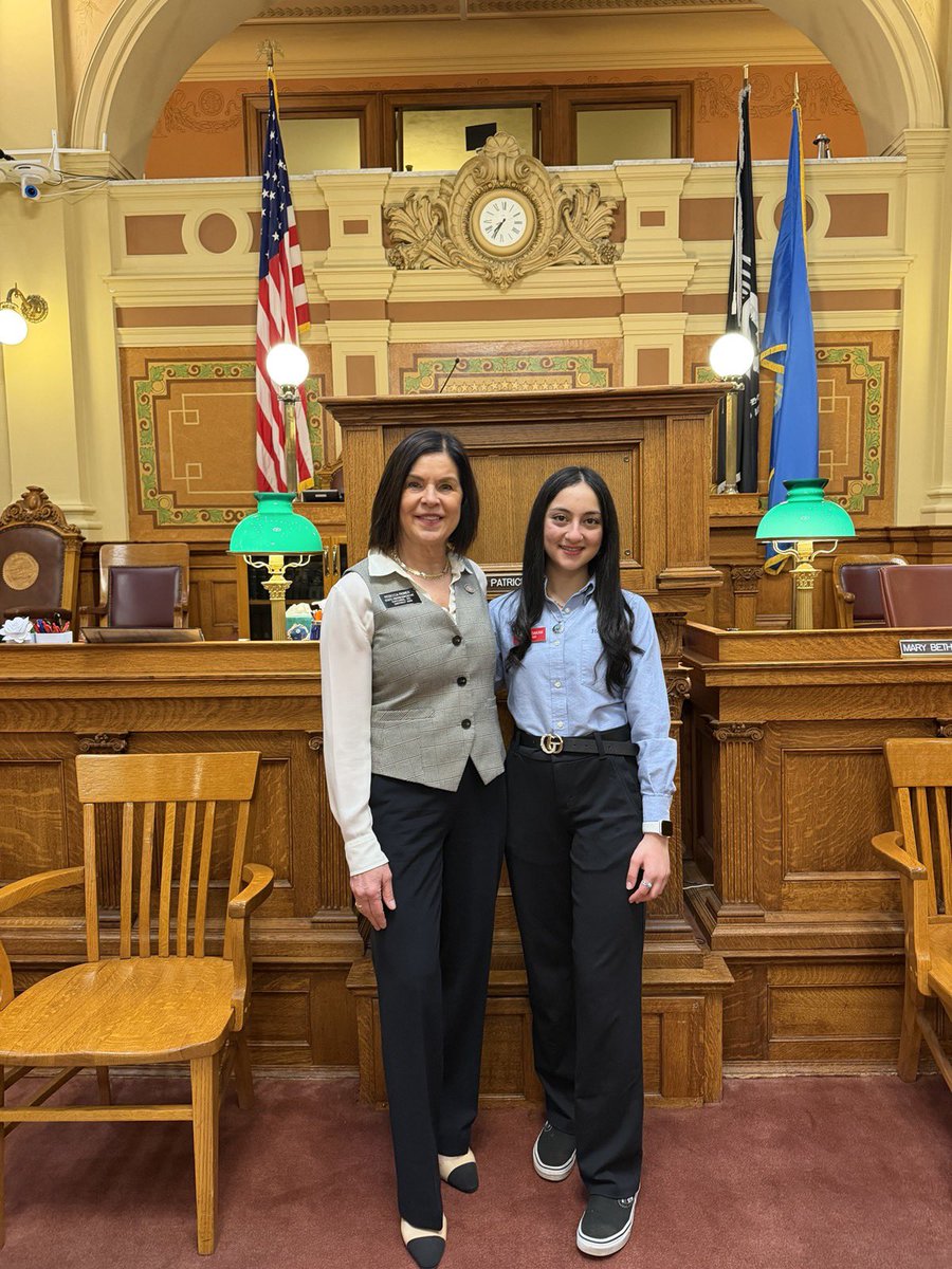 Excited to welcome a new group of legislative pages to Pierre, including Raniyah Dakam from Chamberlain High School. Looking forward to seeing all that she learns during her time at the Capitol.