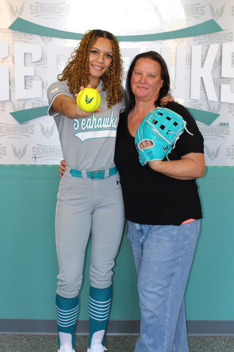 jdnevels08's tweet photo. Thank you so much @UNCWsoftball for having me on an amazing visit today!! I really enjoyed campus and getting to know your players and what you guys are all about!! GO SEAHAWKS!! @AshleyWadeUNCW @AbbeyLatham @KylerHolton08 @CatchingIron https://t.co/I60eflzuF6