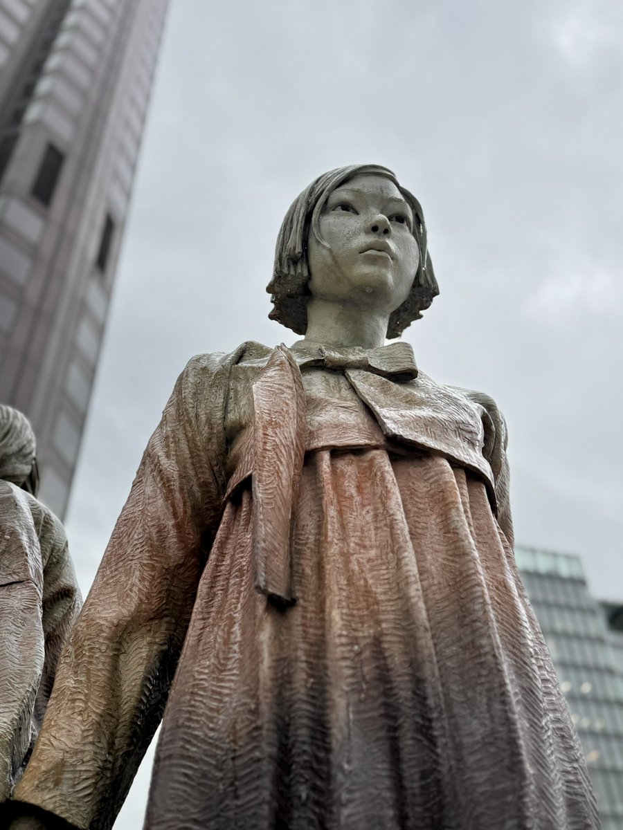 サンフランシスコ！朝は晴れていたのに美術館で打ち合わせして外に出