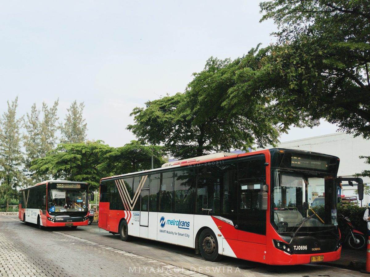 Selamat pagi!

Mencoba rute Transjakarta baru, B51!
Jababeka (Hollywood Junction—Cawang Sentral 2)