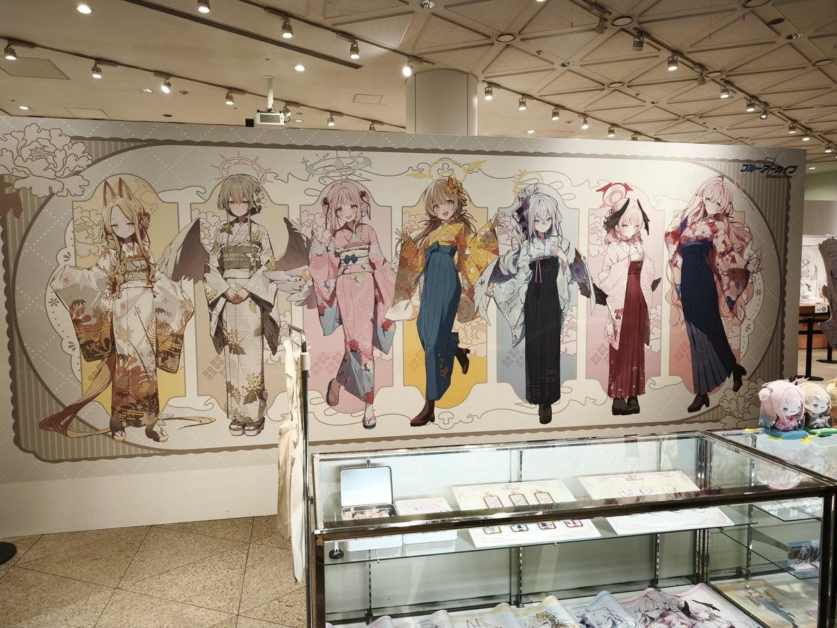 朝から当日券列長くてびっくりしましたわ とりあえず雨の中スタンプ