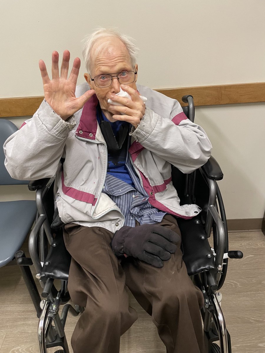 SandyofCthulhu's tweet image. Till we meet again, dad. 

You taught me loyalty to my nation, to my God, and to my family. You taught me to love one single woman with all my heart. 

You also taught me to love reading and learning. I look forward to one day seeing you again. That will be a joyous reunion.