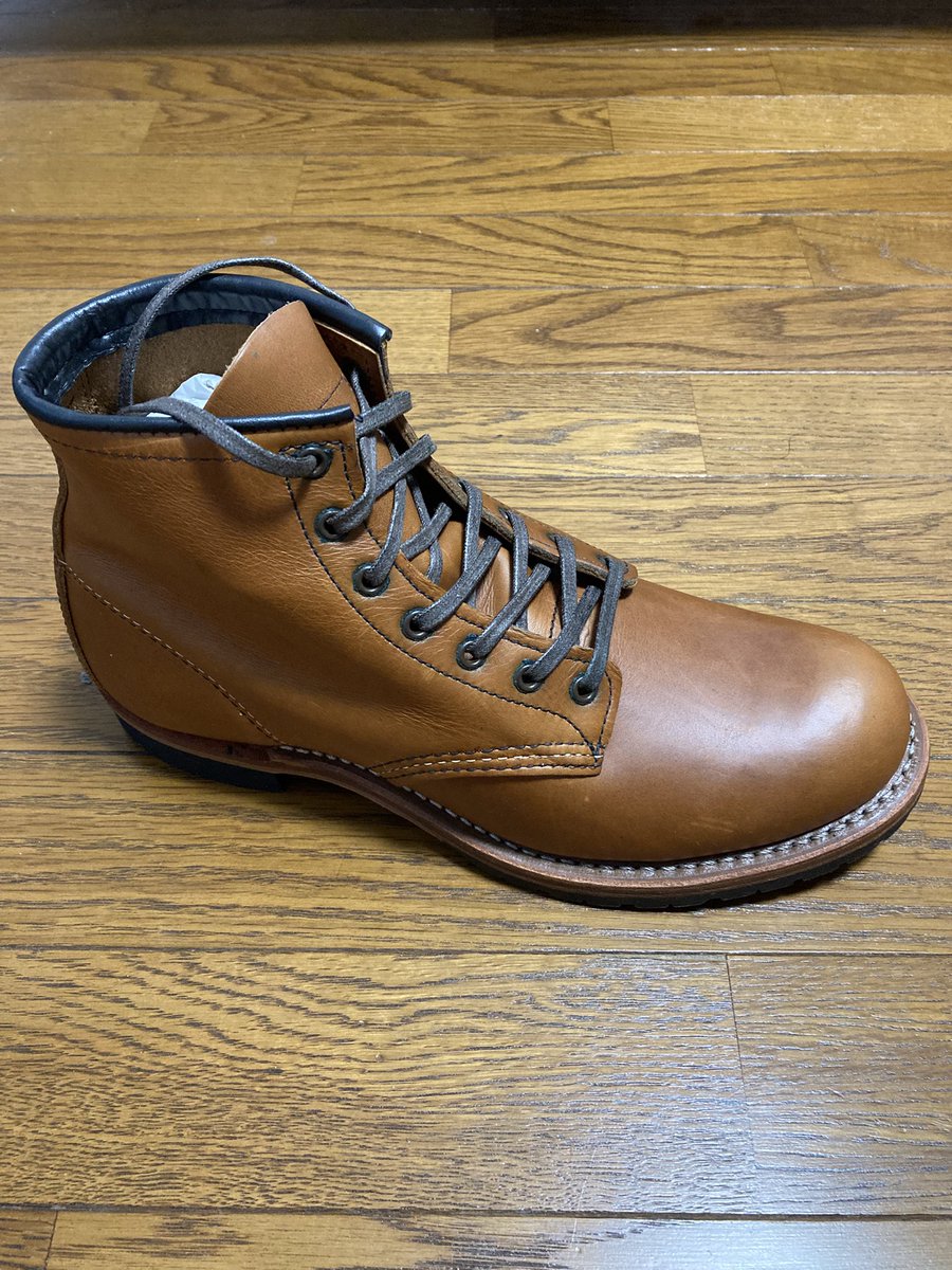 デッドストックのベックマンを手に入れてテンション上がってる👞✨

履こうと思ってカーテン開けたら雨降っててちょっとテンション下がってる…w

#レッドウイング
#REDWING
#BECKMAN