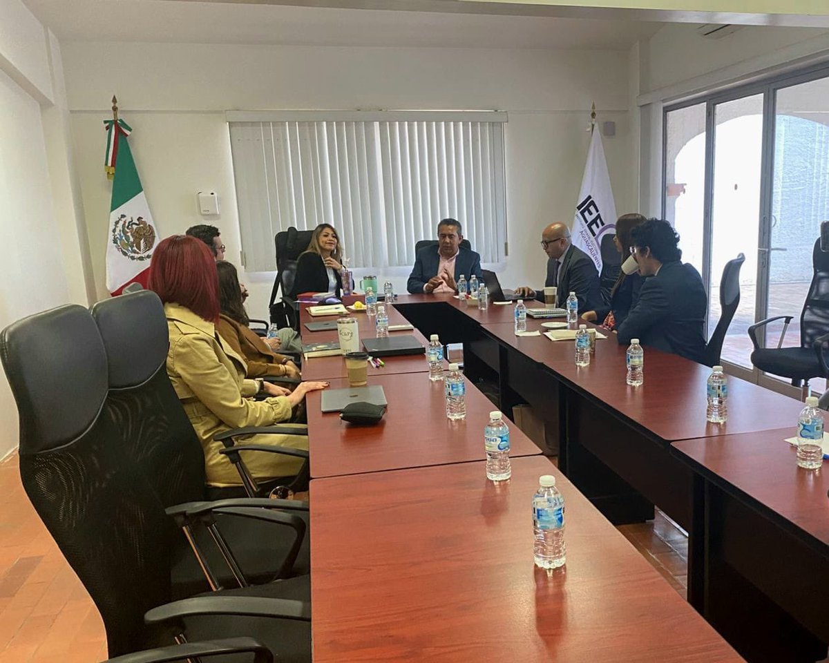 1/2🧵
Como presidente de la Comisión de Vinculación con Organismos Públicos Locales sostuvimos productiva reunión de trabajo con el Consejo General del <a href="/IEEAGS/">IEE Aguascalientes</a> y el Mtro. Pedro Pablo Chirinos Benítez, director de la #UTVOPL del <a href="/INEMexico/">@INEMexico</a>.
