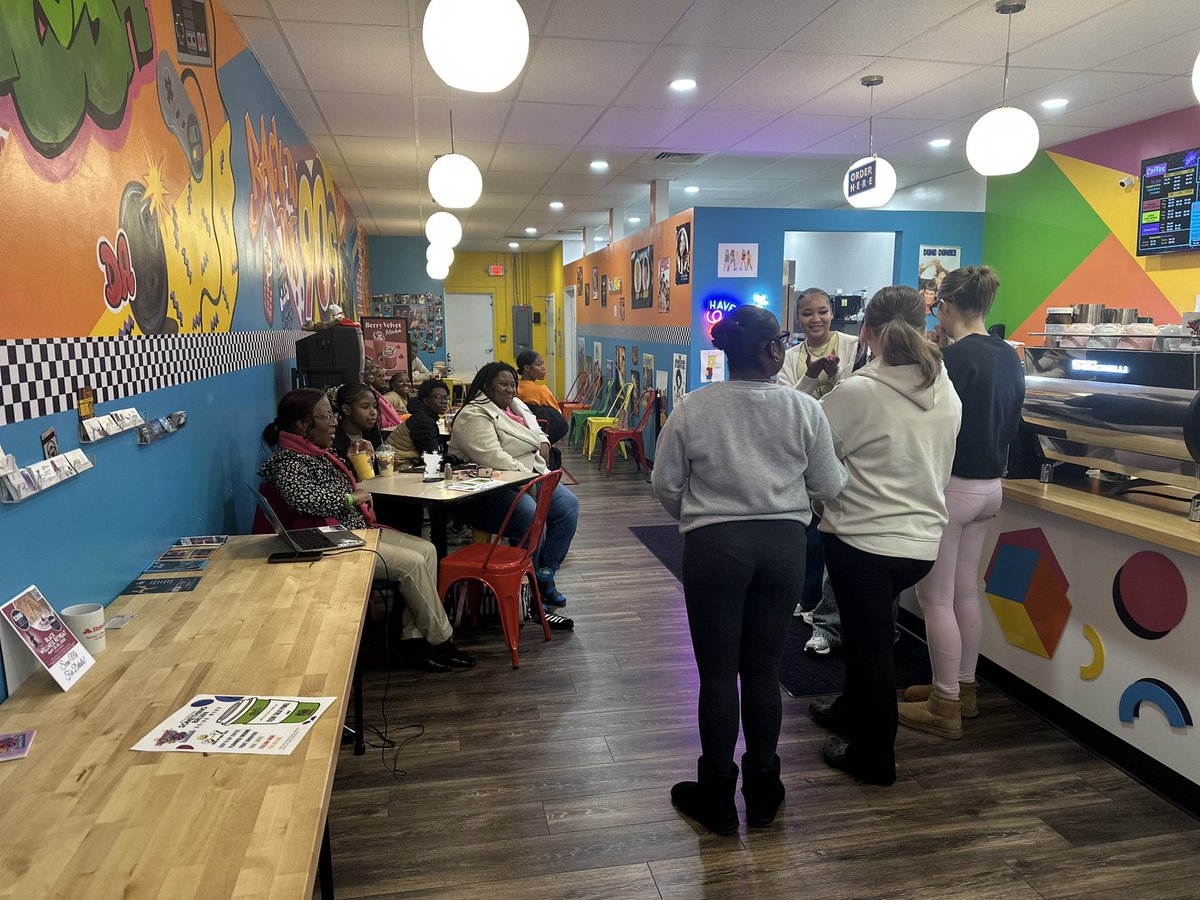 Travis Oliver tweet media