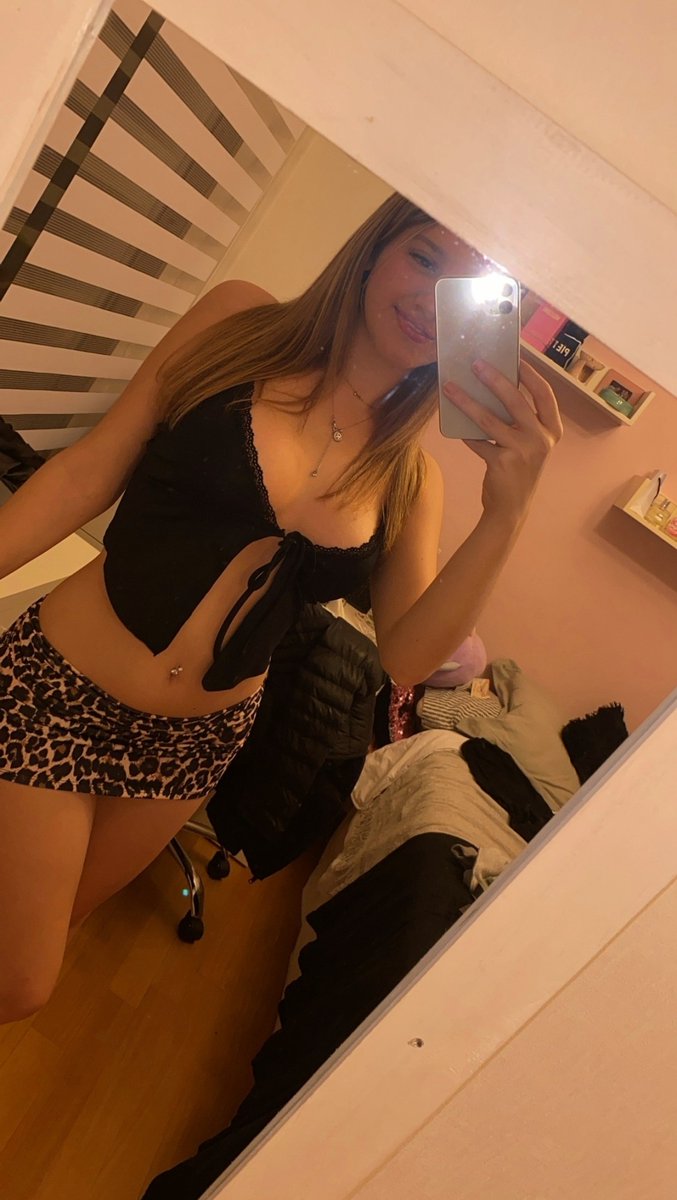 REDANDROSES's tweet image. Subtle flex