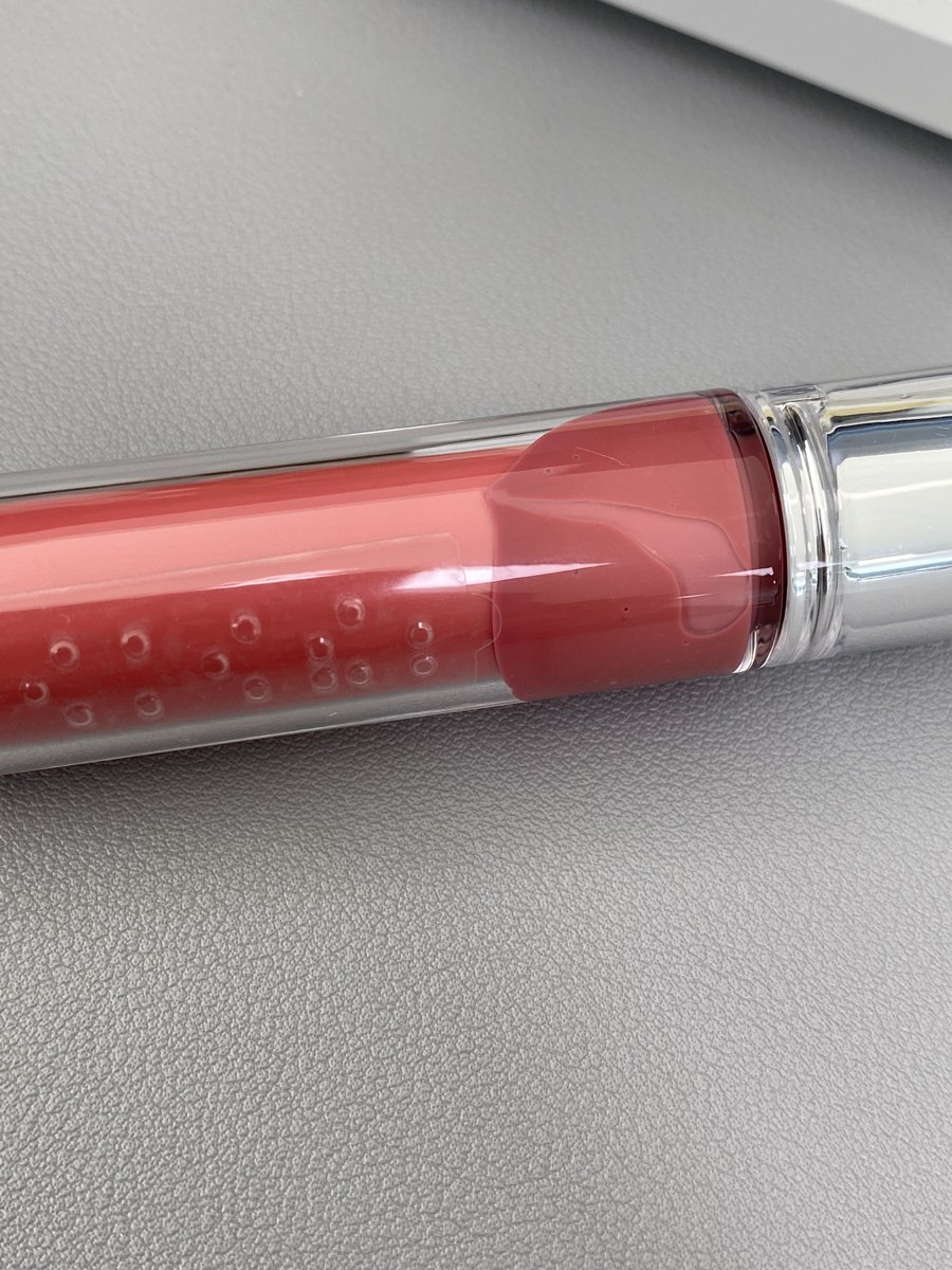 M___ovie___'s tweet photo. 에스쁘아.....이게 맞나? 떨어트린것도 아닌데 안에서 샌다 https://t.co/9U1MFujqc1