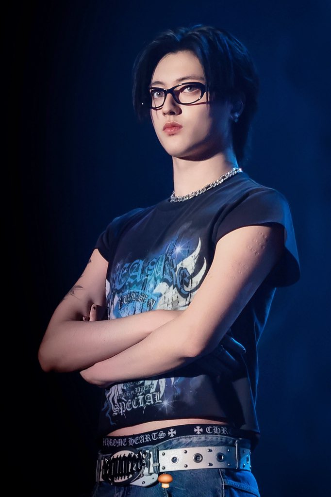 mukha nanaman syang girlypop 😭