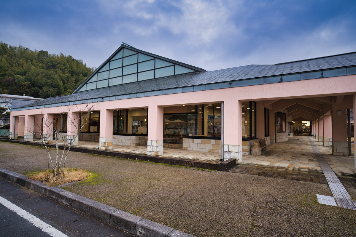 hidehide232's tweet image. 伊万里市民図書館

皆さんの情報のおかげで、
見ることができました～